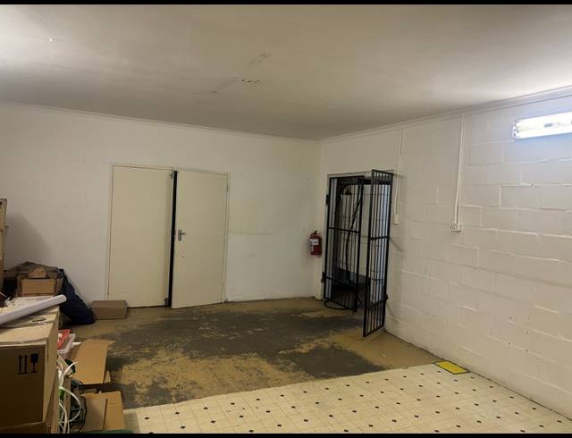 235M² RETAIL TO LET IN EPPING INDUSTRIAL